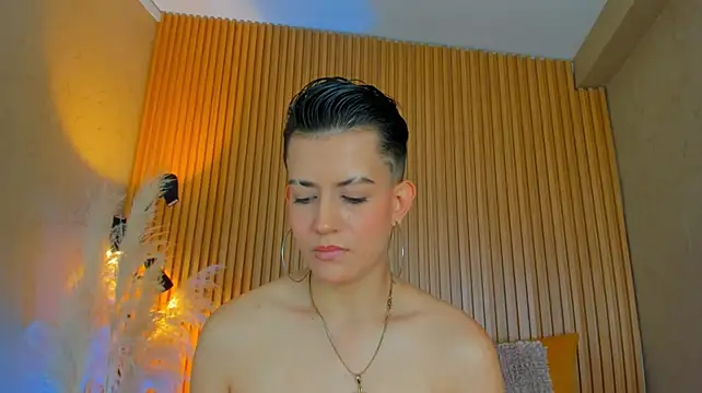 ZoeHenao - play with anal plug