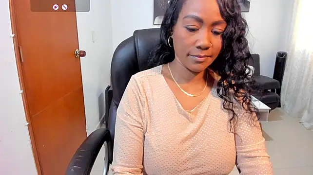 Alison_Lemos - 🍒clamps on my nipples🍒