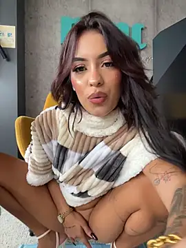 MystiqueXXX - KEEP MY KITTY WET! 🥵