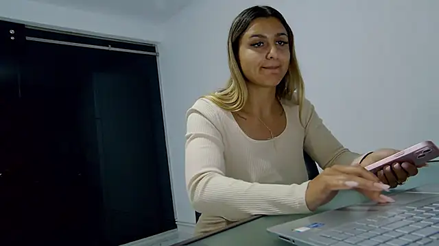 NicolePlay - water on my t shirt