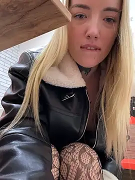 Your_dream4 - stay TOPLESS under coat in crowed BK
