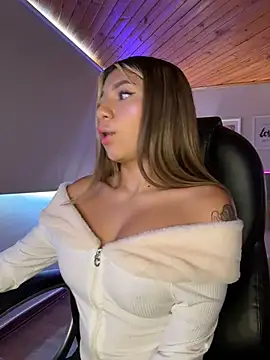Issa_pink18 - Asshole