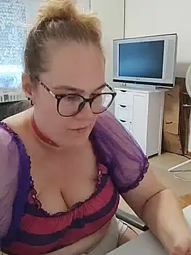 GermanNerdyAlice - 🍒Squeeze Boobs in bra