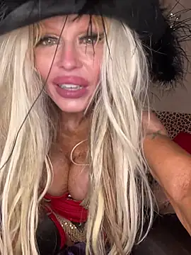 Pammybarbwire - Oil Boobs