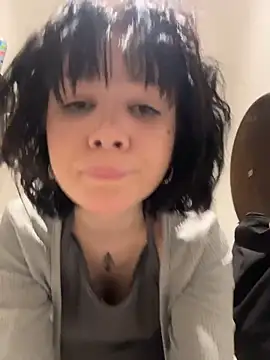 MietteDream - Open boobs f 30 seconds and shake