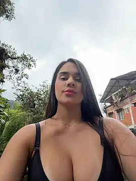 BellaLeclair_