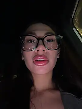 Aria51 - show ass near people in public🍑😝
