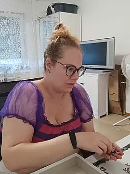 GermanNerdyAlice - 🍒Squeeze Boobs in bra