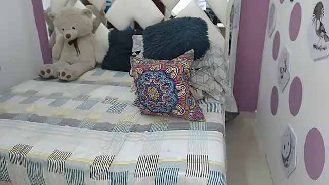 Kerly_Doll - ride my toy on my back ass clapping