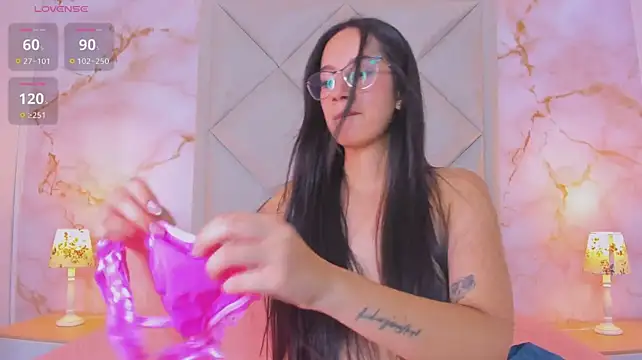 Bellamooretti - Spread ass + spanks x5 🍑🔥