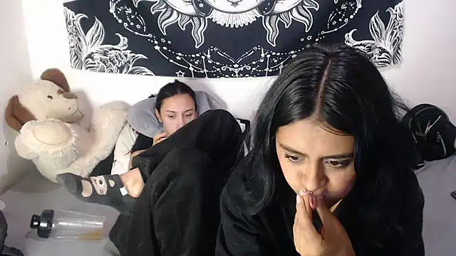 Abby_n_emily - SHOW ASSHOLE