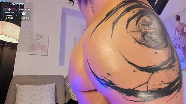 Zoey_monroe - Oil on my body 🍾