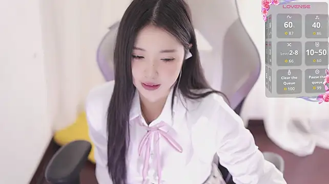Kitty_baby77 - 完成任务 无内M腿5分钟 最后一个完成控制小粉5分钟