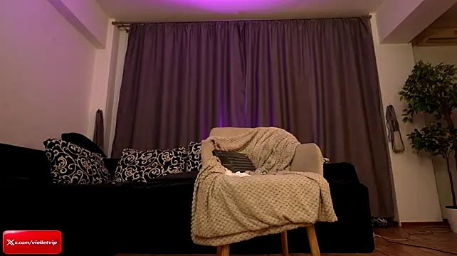 VioletVIP - Outfit Check