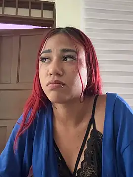 Bella-Sanders - Two fingers inside pussy