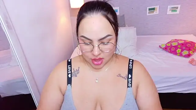 Curvy_sexyvalen - squirt + dildo