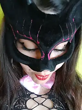 Conejita69n_n - Juego con mis pezones? 🔥