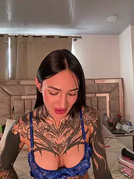 Suis_evangeline - SPIT PUSSY