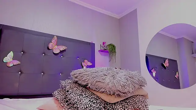 Emma_lye - 🍑🔥clap ass + red ass🍑🔥🤭
