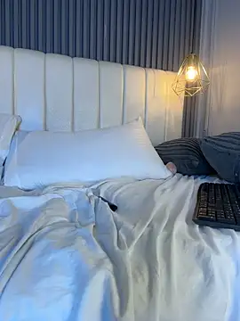 Lili_Blwm - Panties off+ spread pussy