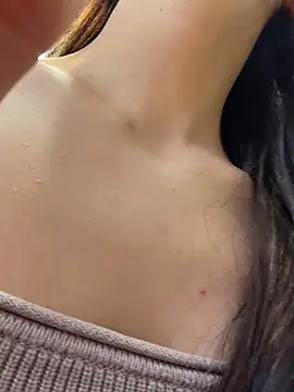 Aria51 - remove top & stay TOPLESS in BUS🚌😱