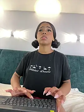KhianaMalie - SPANK ASS IN DOGGY STYLE😈