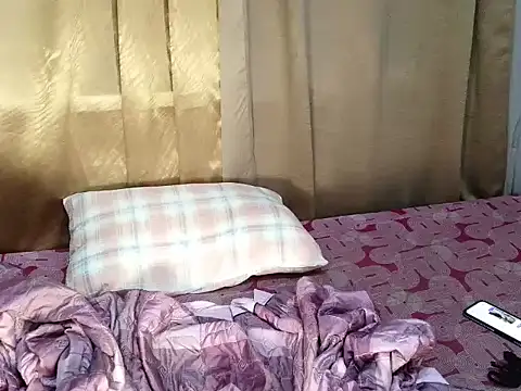 Morenaloves_u - put dildo inside of my pussy