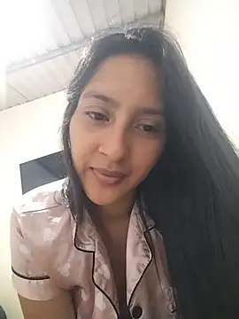 LauraMontaii - doble penetración con objetos