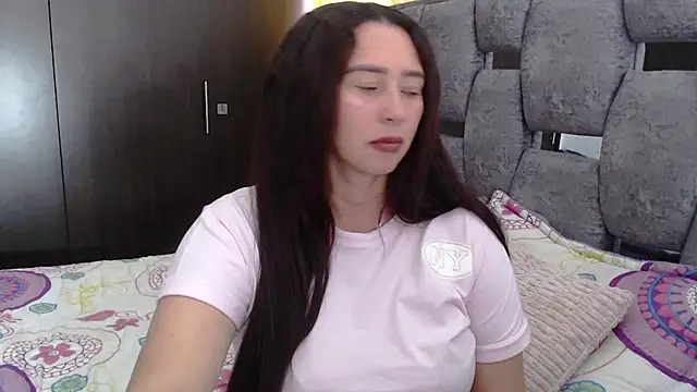 Sara_hott_1 - show squirt
