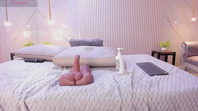 Luna_taylorss - Tajke off panties and masturbating LUNA