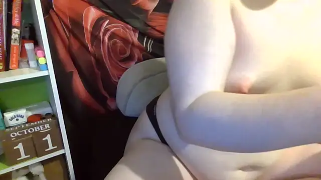 AverageRose - SUCK NIPPLES 3 MINS