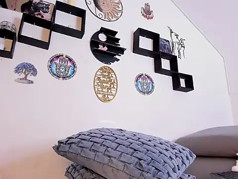 Sarabaxterbe - TWO FINGERS IN PUSSY!✌️