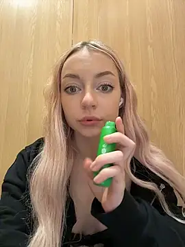 Melissa_grr - TOTALLY NAKED WITH OPENED DOOR! MALE 🚾