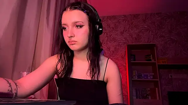 SharikaBabecki - Spank Ass 5 time