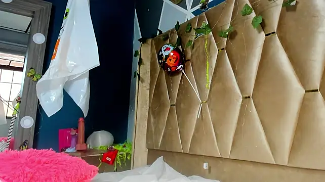 Sharlottedoll - a finger up the ass and five slaps