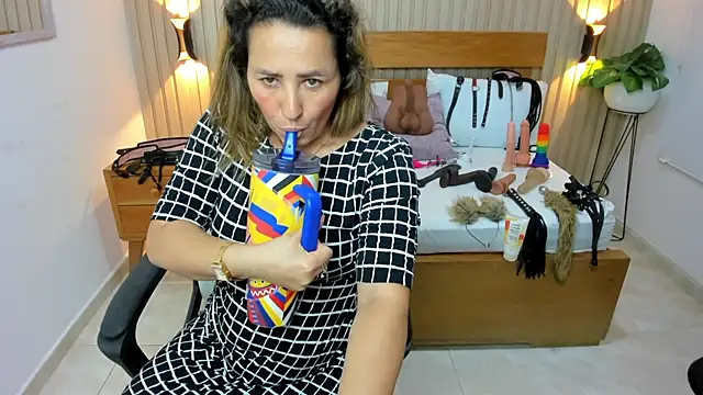 Luciana_ballesteros_ - gag + bell kisses