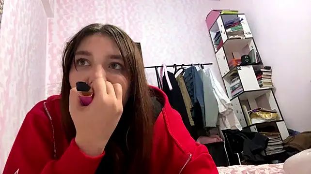 TynishaShute - air kiss