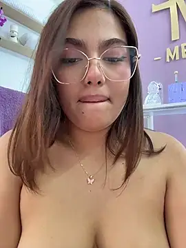 Babysaritaa - sucking tits + clapping with one's ass