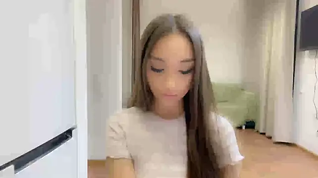 RefereedHobble - Show off sexy shoulders