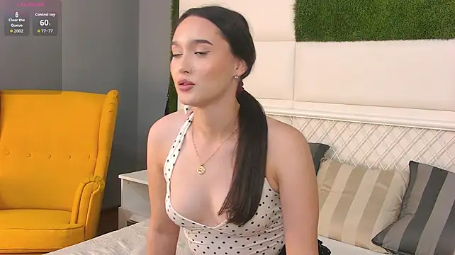 LindaMaxx - slap ass