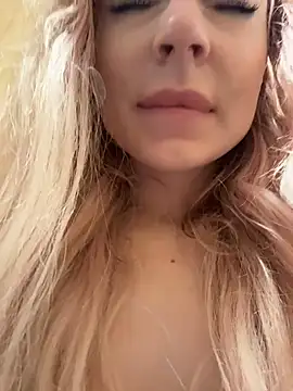 Melissa_grr - TOTALLY NAKED WITH OPENED DOOR! MALE 🚾