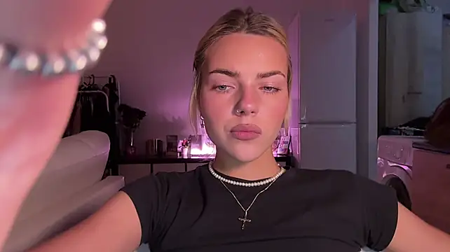 ChristelDuncombe - topless photo in PM (Last tip)