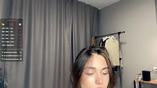 Veluxe - Squeeze my boobs close can