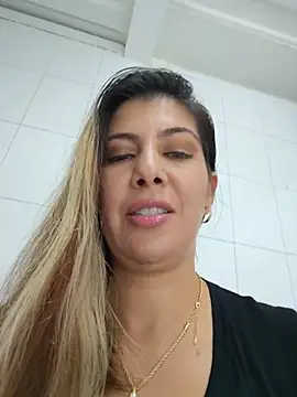 Scarlett_moore - I suck dildo in public as were your dick