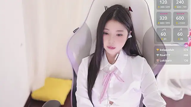 Kitty_baby77 - 完成任务 无内M腿5分钟 最后一个完成控制小粉5分钟