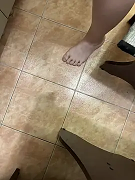 JuicyGamess - Show ass hole