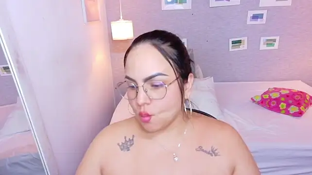 Curvy_sexyvalen - squirt + dildo