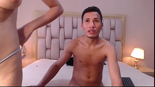 Lorenandemilio - boob squeeze