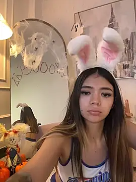 HoneyMollyX - MISSIONARY FUCK + SPIT BOOBS