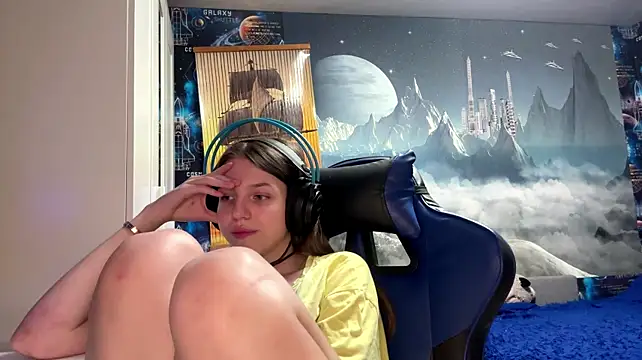 Yourcutiearia - Doggy pose